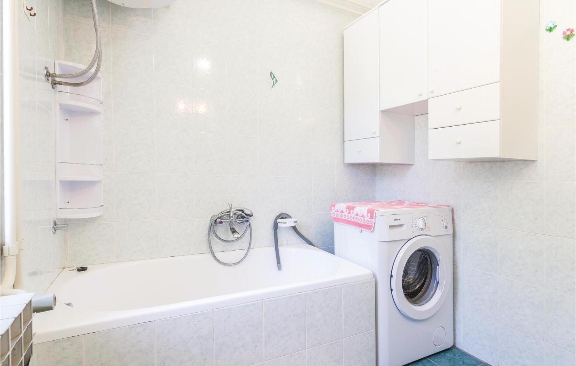 Cozy Apartment In Pican With Kitchen מראה חיצוני תמונה