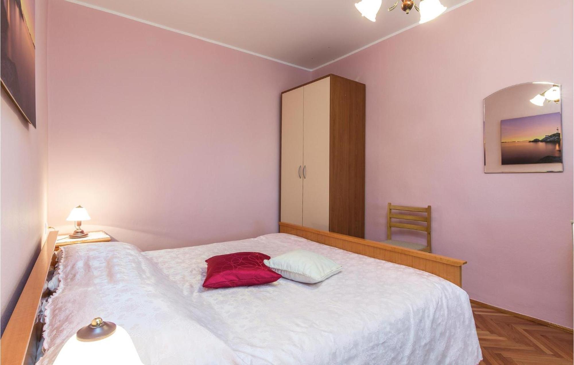 Cozy Apartment In Pican With Kitchen מראה חיצוני תמונה