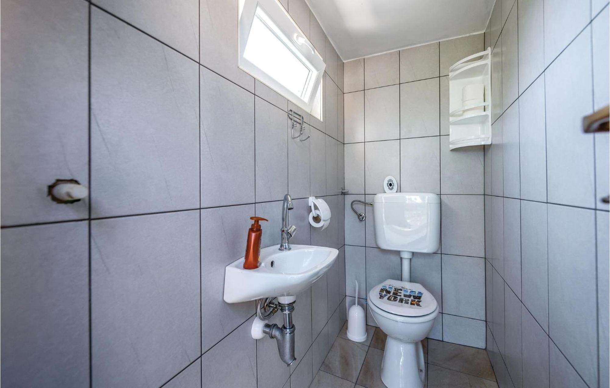 Cozy Apartment In Pican With Kitchen מראה חיצוני תמונה